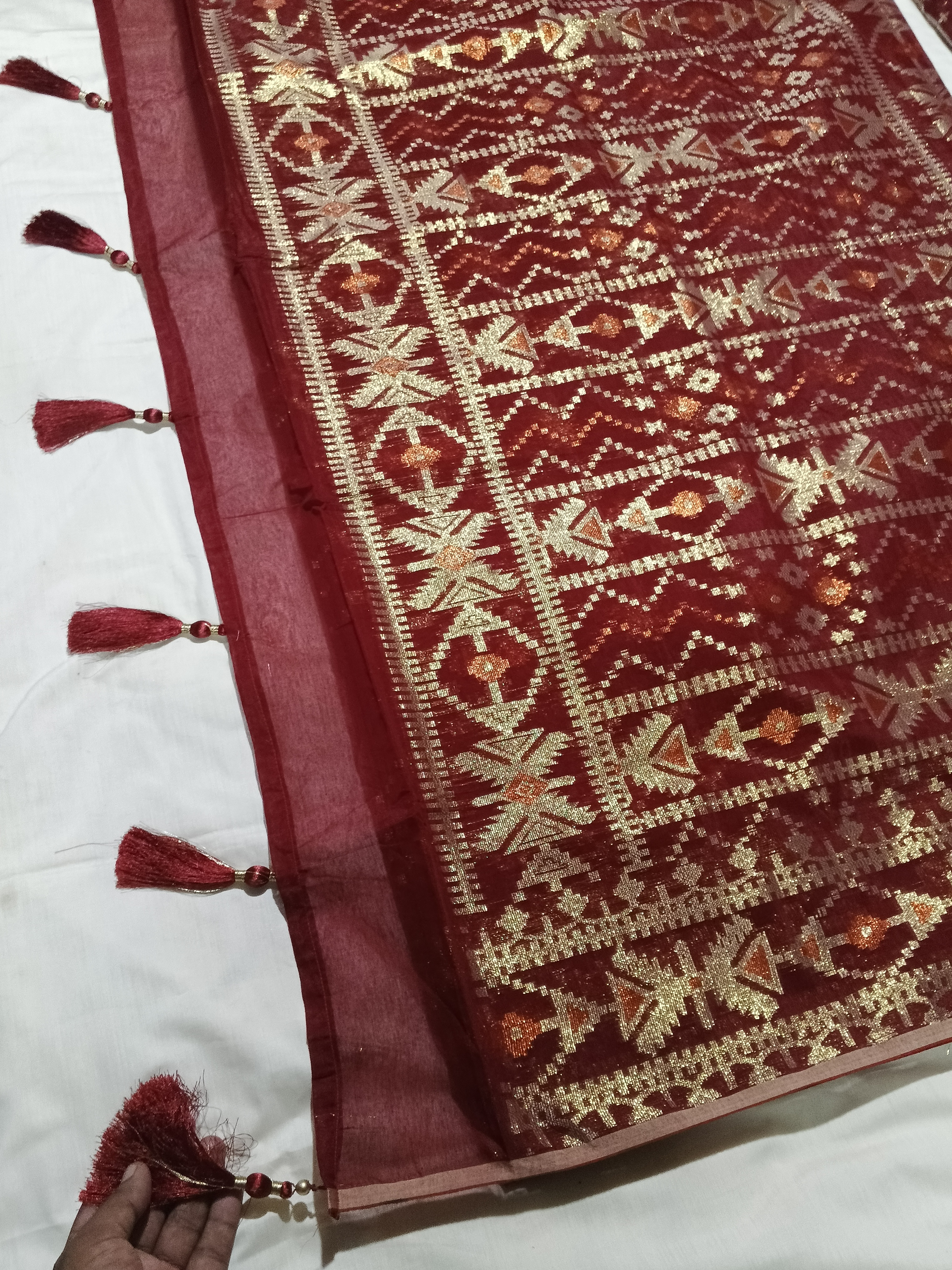 টার্সেল জরি জামদানী শাড়ি
